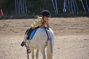 Enfant sur un poney © Pixabay